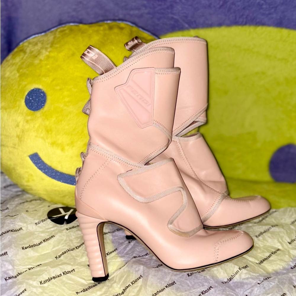 Kylie Jenner’s Vitello Logo Tape Promenade Ankle Boots 38.5 - Picture 3 of 9